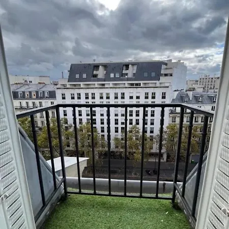 Avec Balcon Avec Vue Sur La Tour Eiffel